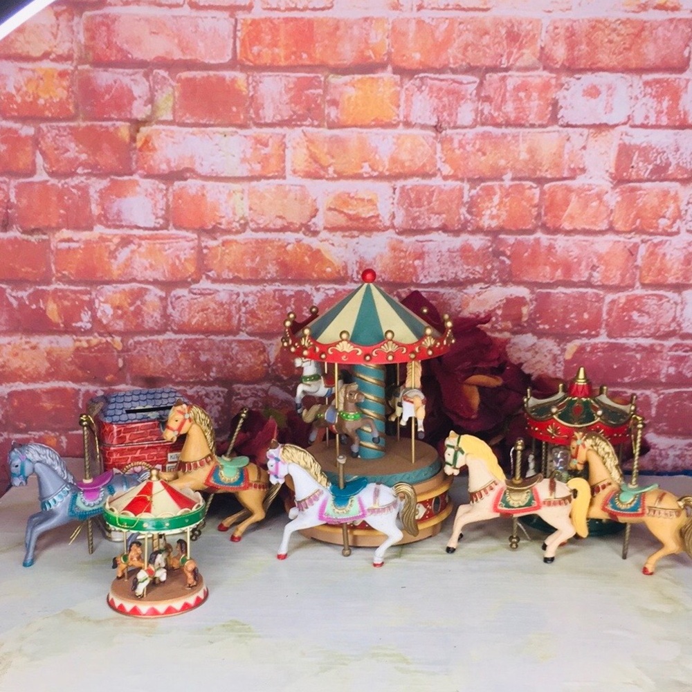 Vintage 80s Enesco  Christmas Carousel Set